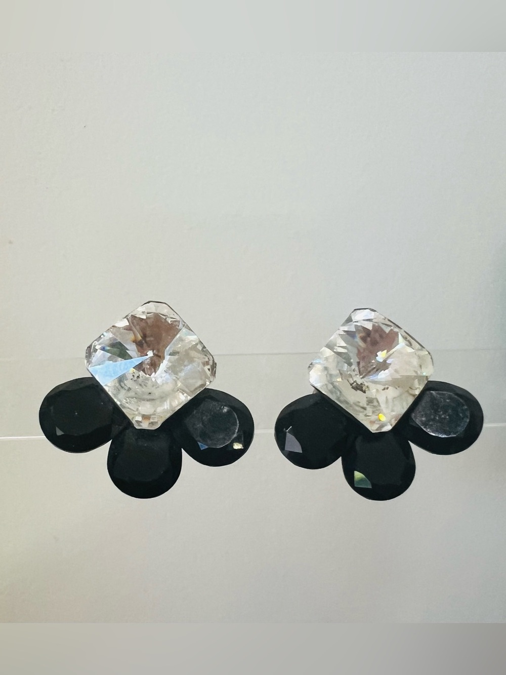 Wendy Gell vintage clip on earrings black/clear